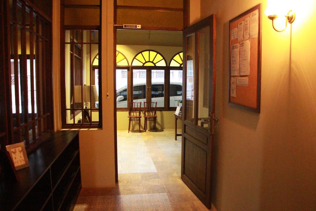 Niras Bankoc Hostel Bangkok Exterior foto