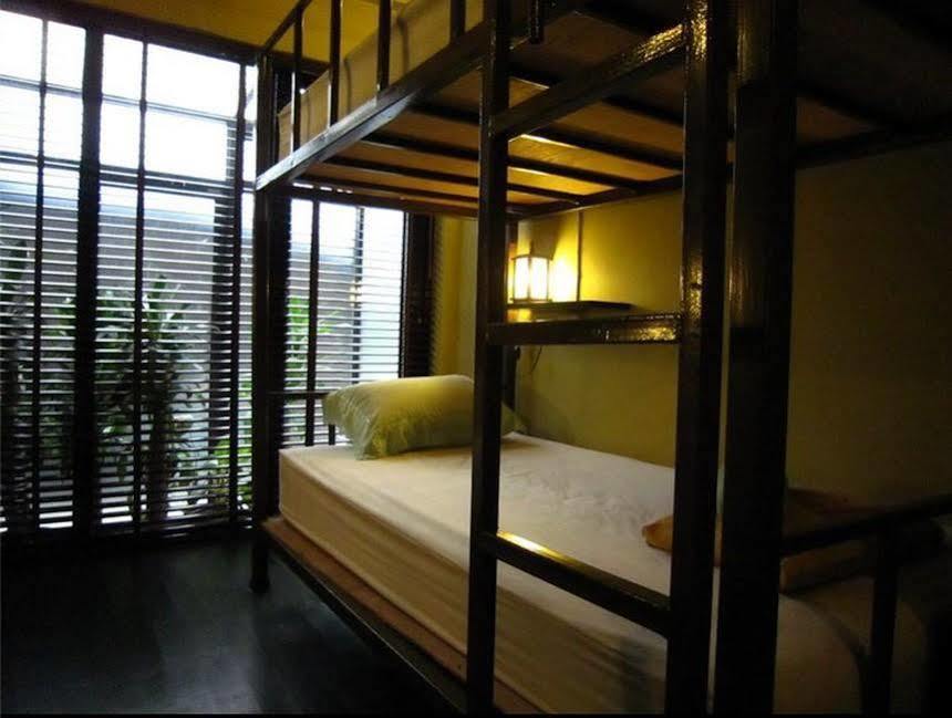 Niras Bankoc Hostel Bangkok Exterior foto